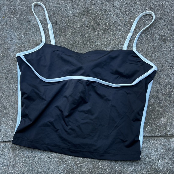 NEW Princess Polly Maidenwell Contrast Black & White Crop Tank Top Size 8 - Picture 5 of 8